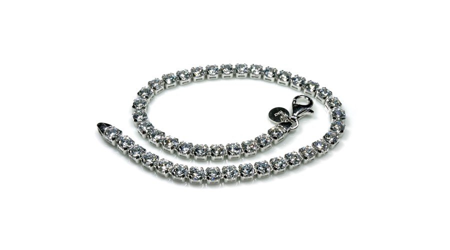 Сребърна гривна с камъни Swarovski